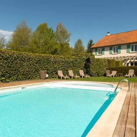 Le Tromp' L'oeil Bed & Breakfast Vitrac (Cantal)