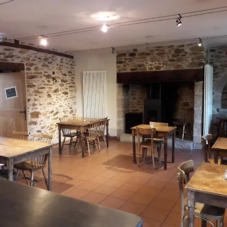 Le Tromp' L'œil 3* Vitrac (Cantal)